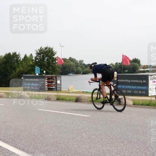 21.06.2025 - 27. Vierlanden-Triathlon H.Heesch http://msf.ph/oto/7993954 15.06.2025 11:19:40 Radfahren 205 meine-sportfotos.de