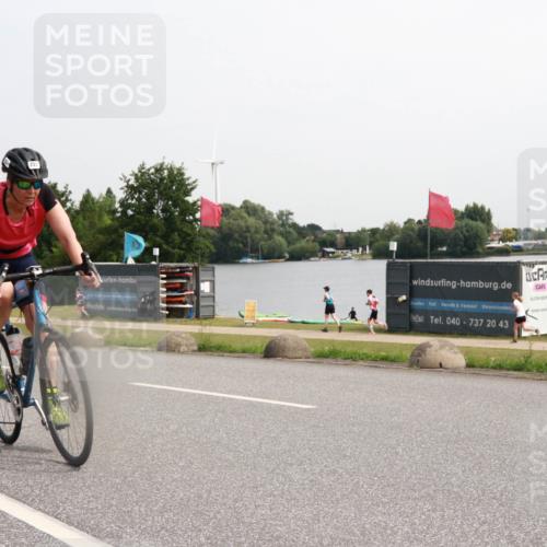 21.06.2025 - 27. Vierlanden-Triathlon H.Heesch http://msf.ph/oto/7993982 15.06.2025 11:19:59 Radfahren 251, 772, 982 meine-sportfotos.de