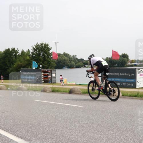 21.06.2025 - 27. Vierlanden-Triathlon H.Heesch http://msf.ph/oto/7993990 15.06.2025 11:20:02 Radfahren 251, 772, 811 meine-sportfotos.de