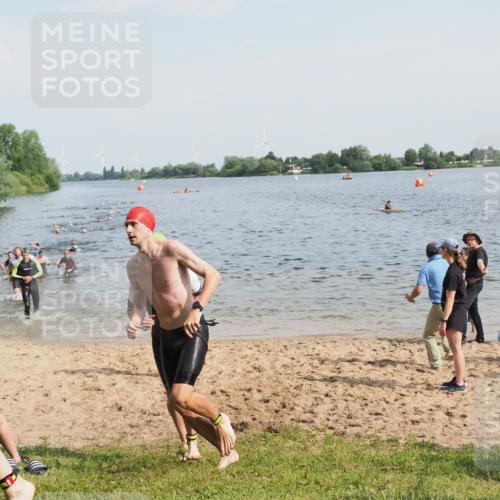 21.06.2025 - 27. Vierlanden-Triathlon MichiJ http://msf.ph/oto/7993996 15.06.2026 09:55:55 Schwimmen 280, 283, 308, 310, 312, 322, 331, 338 meine-sportfotos.de
