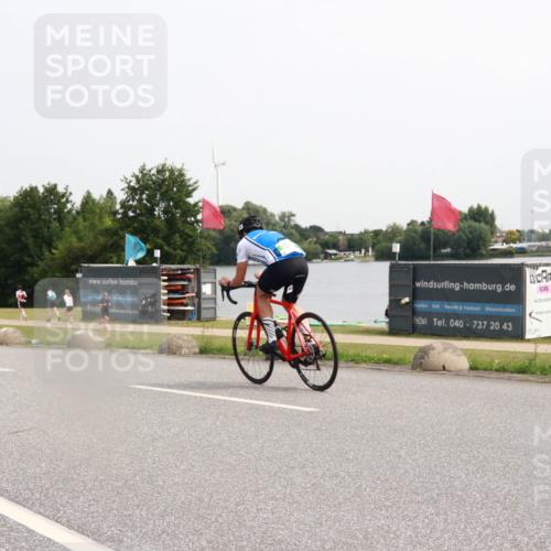21.06.2025 - 27. Vierlanden-Triathlon H.Heesch http://msf.ph/oto/7994006 15.06.2025 11:20:08 Radfahren 3, 232, 789, 811, 968 meine-sportfotos.de