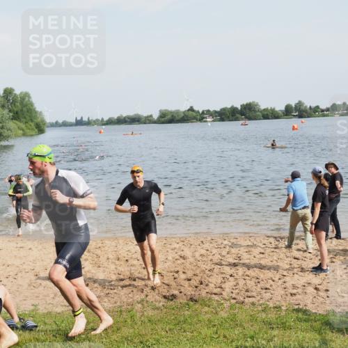 21.06.2025 - 27. Vierlanden-Triathlon MichiJ http://msf.ph/oto/7994010 15.06.2026 09:55:55 Schwimmen 280, 283, 308, 310, 312, 322, 331, 338 meine-sportfotos.de