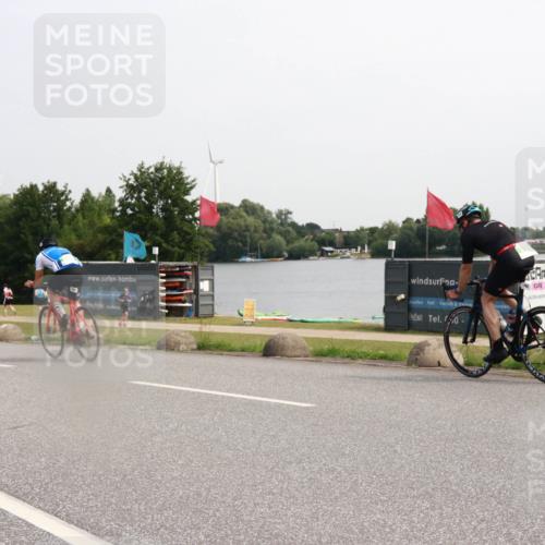 21.06.2025 - 27. Vierlanden-Triathlon H.Heesch http://msf.ph/oto/7994012 15.06.2025 11:20:08 Radfahren 3, 232, 789, 811, 968 meine-sportfotos.de