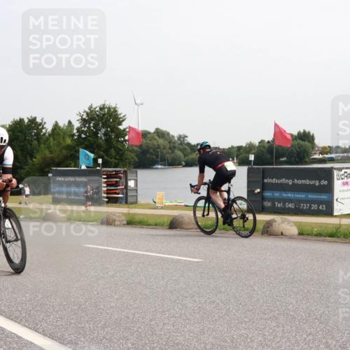 21.06.2025 - 27. Vierlanden-Triathlon H.Heesch http://msf.ph/oto/7994020 15.06.2025 11:20:08 Radfahren 3, 232, 789, 811, 968 meine-sportfotos.de