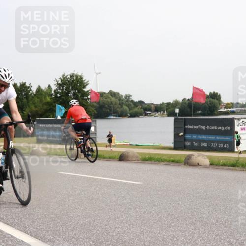 21.06.2025 - 27. Vierlanden-Triathlon H.Heesch http://msf.ph/oto/7994055 15.06.2025 11:20:10 Radfahren 3, 115, 232, 789, 811, 852, 968 meine-sportfotos.de