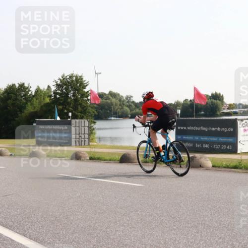 15.06.2025 - 27. Vierlanden-Triathlon H.Heesch http://msf.ph/oto/7994061 15.06.2025 09:04:58 Radfahren 82 meine-sportfotos.de
