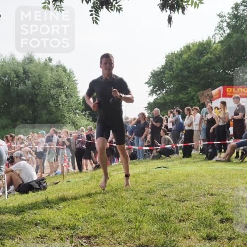 15.06.2025 - 27. Vierlanden-Triathlon KatJ http://msf.ph/oto/7994062 15.06.2025 09:54:37 Schwimmen 253, 262, 294, 318, 354 meine-sportfotos.de