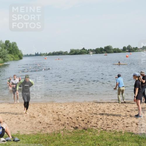 21.06.2025 - 27. Vierlanden-Triathlon MichiJ http://msf.ph/oto/7994078 15.06.2026 09:55:58 Schwimmen 268, 280, 283, 308, 310, 312, 322, 331, 338 meine-sportfotos.de