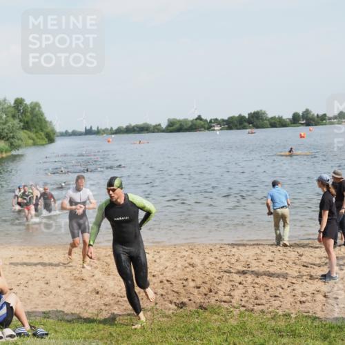 21.06.2025 - 27. Vierlanden-Triathlon MichiJ http://msf.ph/oto/7994108 15.06.2026 09:56:00 Schwimmen 268, 280, 283, 285, 308, 310, 312, 322, 357 meine-sportfotos.de