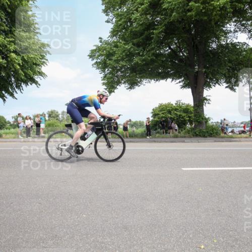 15.06.2025 - 7 Türme Triathlon Yannick Fuchs http://msf.ph/oto/7994110 15.06.2025 13:33:50 Radfahren 853, 1139, 1142 meine-sportfotos.de
