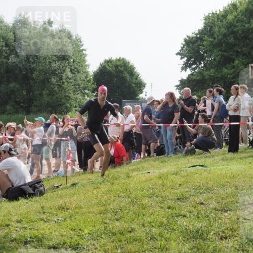 15.06.2025 - 27. Vierlanden-Triathlon KatJ http://msf.ph/oto/7994113 15.06.2025 09:54:39 Schwimmen 262, 294, 318, 354 meine-sportfotos.de