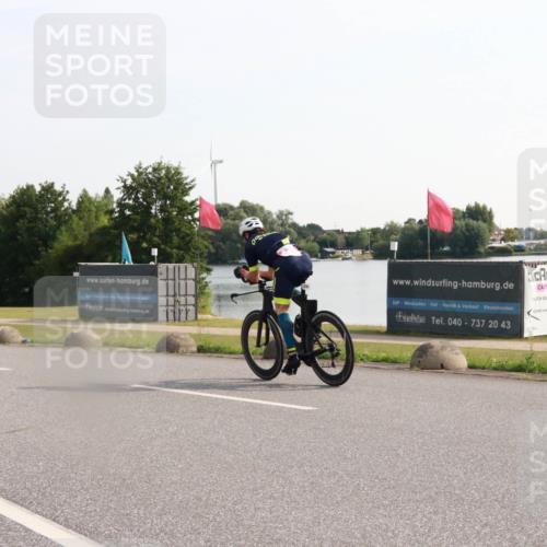 15.06.2025 - 27. Vierlanden-Triathlon H.Heesch http://msf.ph/oto/7994114 15.06.2025 09:06:26 Radfahren 235, 236 meine-sportfotos.de