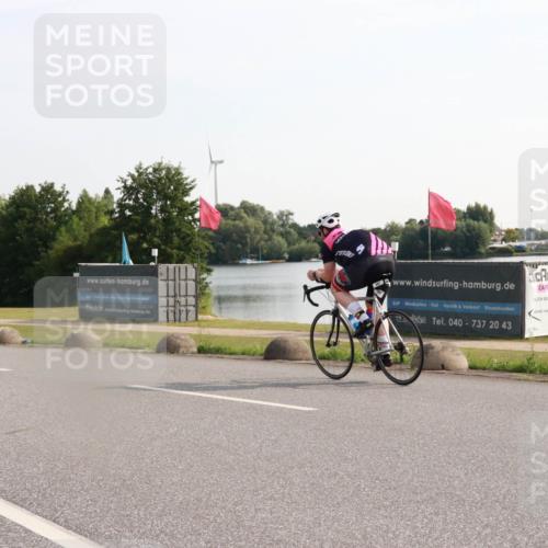 15.06.2025 - 27. Vierlanden-Triathlon H.Heesch http://msf.ph/oto/7994123 15.06.2025 09:06:38 Radfahren 241 meine-sportfotos.de