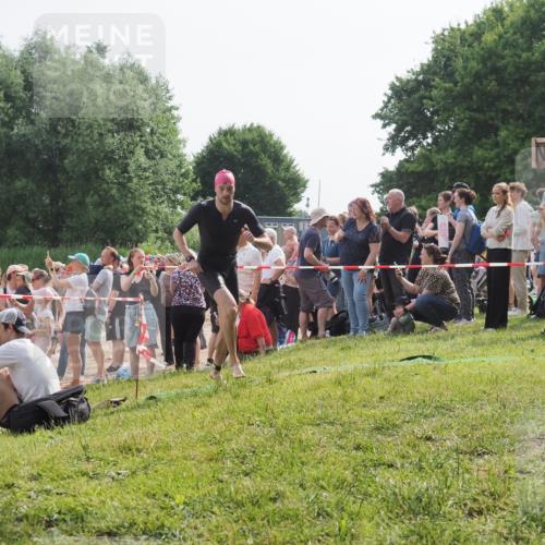15.06.2025 - 27. Vierlanden-Triathlon KatJ http://msf.ph/oto/7994125 15.06.2025 09:54:39 Schwimmen 262, 294, 318, 354 meine-sportfotos.de