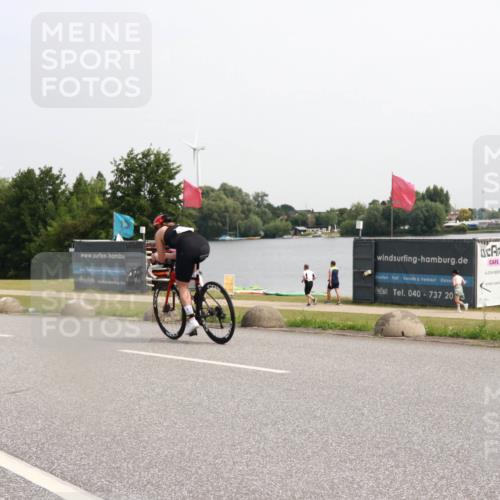 21.06.2025 - 27. Vierlanden-Triathlon H.Heesch http://msf.ph/oto/7994131 15.06.2025 11:20:51 Radfahren 237, 952, 962 meine-sportfotos.de