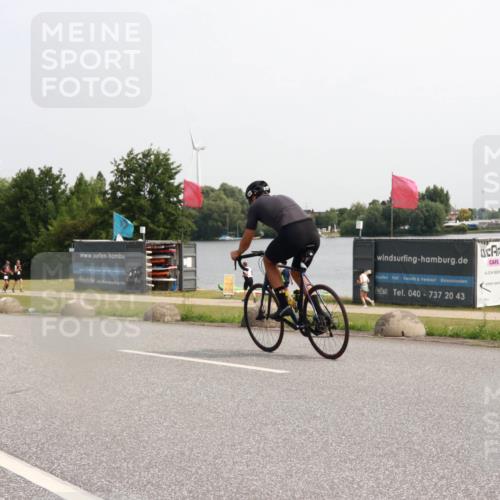 21.06.2025 - 27. Vierlanden-Triathlon H.Heesch http://msf.ph/oto/7994142 15.06.2025 11:20:52 Radfahren 237, 952, 962 meine-sportfotos.de