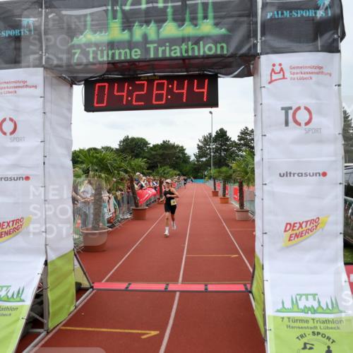 15.06.2025 - 7 Türme Triathlon Michael Strokosch http://msf.ph/oto/7994158 15.06.2025 14:28:43 Ziel 1053 meine-sportfotos.de