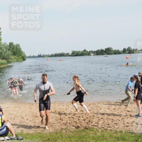 21.06.2025 - 27. Vierlanden-Triathlon MichiJ http://msf.ph/oto/7994159 15.06.2026 09:56:01 Schwimmen 268, 277, 283, 285, 308, 310, 312, 322, 357 meine-sportfotos.de