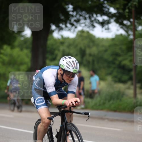 15.06.2025 - 7 Türme Triathlon Yannick Fuchs http://msf.ph/oto/7994171 15.06.2025 13:08:05 Radfahren 299, 552 meine-sportfotos.de