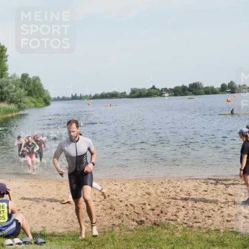 21.06.2025 - 27. Vierlanden-Triathlon MichiJ http://msf.ph/oto/7994172 15.06.2026 09:56:02 Schwimmen 268, 277, 285, 308, 310, 312, 357 meine-sportfotos.de