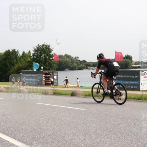 21.06.2025 - 27. Vierlanden-Triathlon H.Heesch http://msf.ph/oto/7994173 15.06.2025 11:20:55 Radfahren 237, 921, 952, 958, 962, 966 meine-sportfotos.de