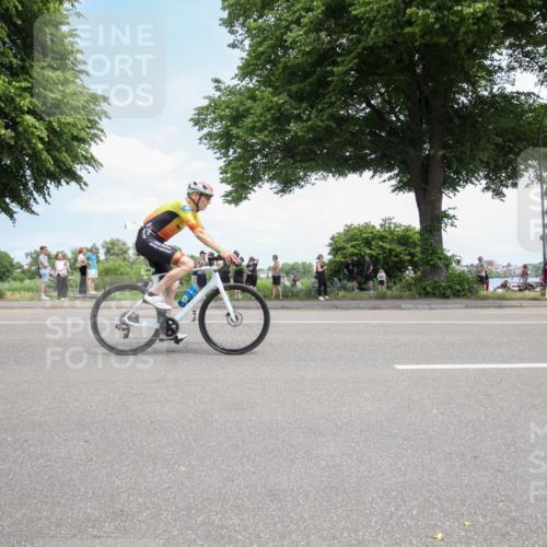 15.06.2025 - 7 Türme Triathlon Yannick Fuchs http://msf.ph/oto/7994187 15.06.2025 13:34:01 Radfahren 376, 853, 926, 1142, 1180 meine-sportfotos.de