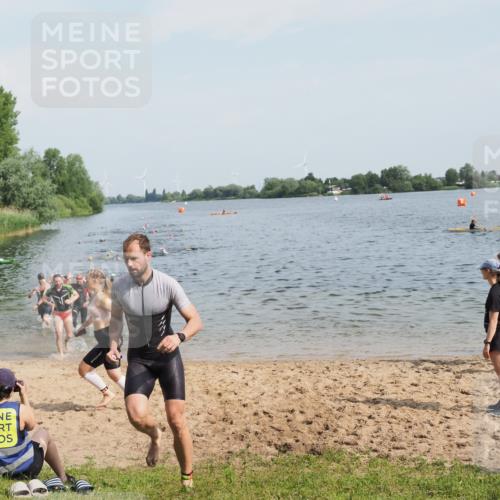 21.06.2025 - 27. Vierlanden-Triathlon MichiJ http://msf.ph/oto/7994192 15.06.2026 09:56:02 Schwimmen 268, 277, 285, 308, 310, 312, 357 meine-sportfotos.de