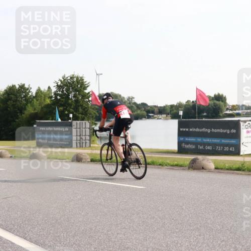15.06.2025 - 27. Vierlanden-Triathlon H.Heesch http://msf.ph/oto/7994193 15.06.2025 09:07:25 Radfahren 157 meine-sportfotos.de
