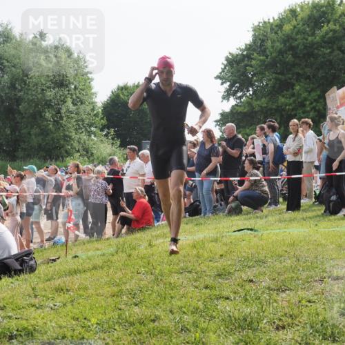 15.06.2025 - 27. Vierlanden-Triathlon KatJ http://msf.ph/oto/7994223 15.06.2025 09:54:40 Schwimmen 262, 294, 318, 354 meine-sportfotos.de