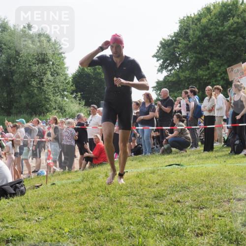 15.06.2025 - 27. Vierlanden-Triathlon KatJ http://msf.ph/oto/7994246 15.06.2025 09:54:40 Schwimmen 262, 294, 318, 354 meine-sportfotos.de