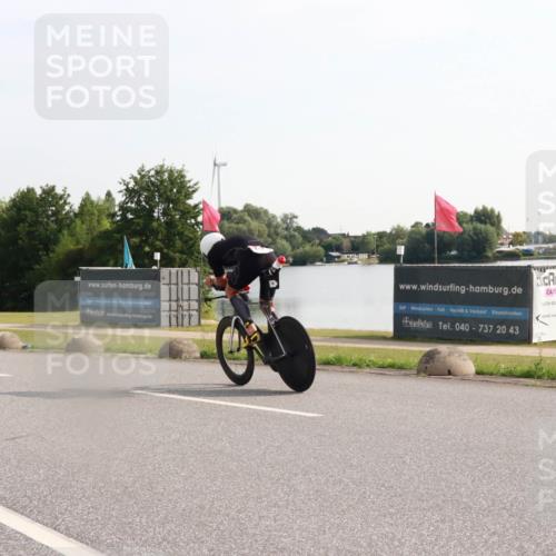 15.06.2025 - 27. Vierlanden-Triathlon H.Heesch http://msf.ph/oto/7994249 15.06.2025 09:07:59 Radfahren 185 meine-sportfotos.de