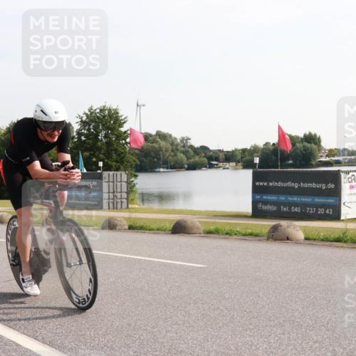 15.06.2025 - 27. Vierlanden-Triathlon H.Heesch http://msf.ph/oto/7994277 15.06.2025 09:08:09 Radfahren 60 meine-sportfotos.de