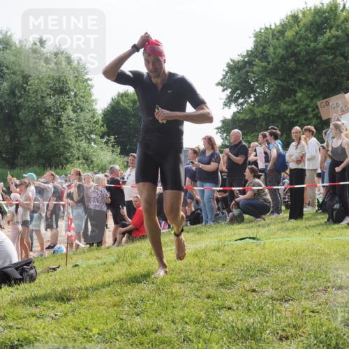 15.06.2025 - 27. Vierlanden-Triathlon KatJ http://msf.ph/oto/7994282 15.06.2025 09:54:41 Schwimmen 262, 294, 318, 354 meine-sportfotos.de