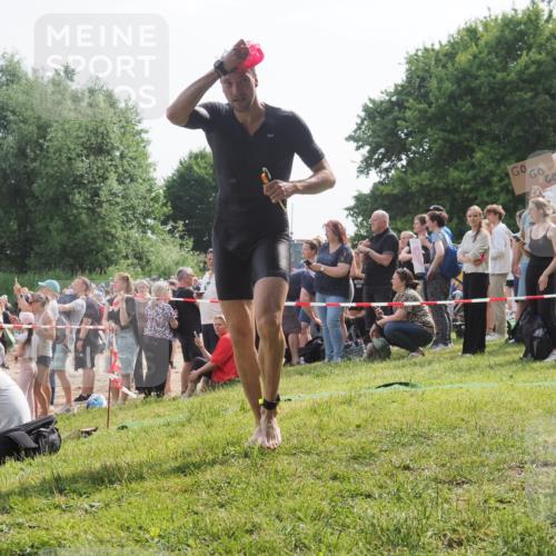 15.06.2025 - 27. Vierlanden-Triathlon KatJ http://msf.ph/oto/7994302 15.06.2025 09:54:41 Schwimmen 262, 294, 318, 354 meine-sportfotos.de