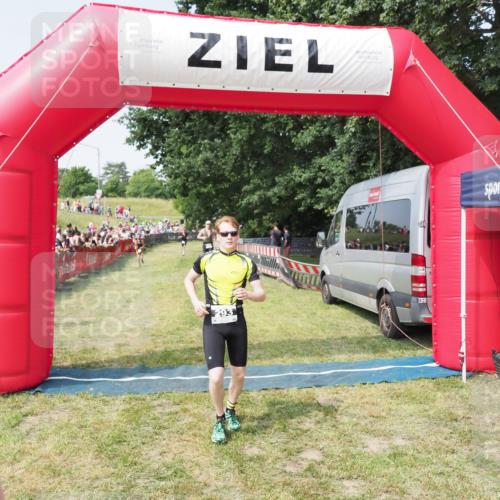 21.06.2025 - 27. Vierlanden-Triathlon MichiJ http://msf.ph/oto/7994326 15.06.2026 11:17:48 Ziel 287, 293, 412 meine-sportfotos.de