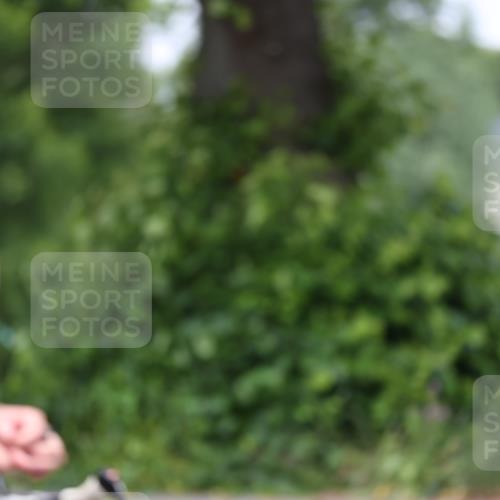 15.06.2025 - 7 Türme Triathlon Yannick Fuchs http://msf.ph/oto/7994327 15.06.2025 13:08:16 Radfahren 321, 338, 600, 603, 1065 meine-sportfotos.de