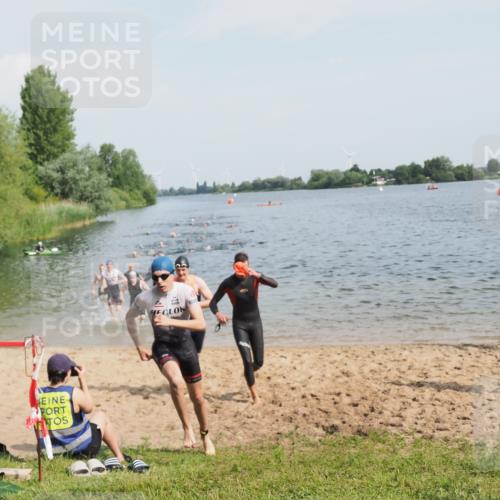 21.06.2025 - 27. Vierlanden-Triathlon MichiJ http://msf.ph/oto/7994356 15.06.2026 09:56:08 Schwimmen 268, 277, 285, 312, 315, 349, 357 meine-sportfotos.de