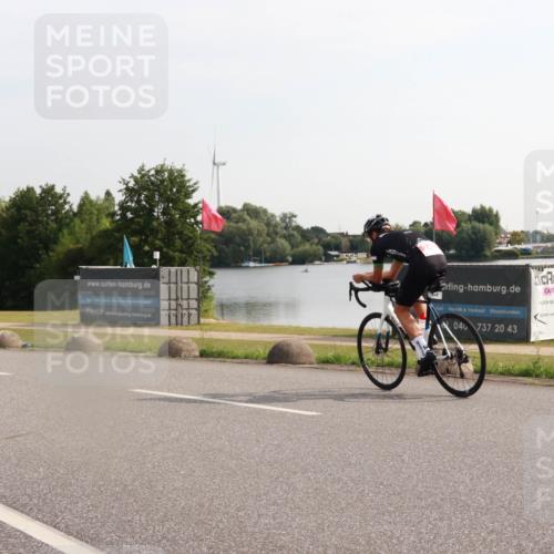 15.06.2025 - 27. Vierlanden-Triathlon H.Heesch http://msf.ph/oto/7994357 15.06.2025 09:09:08 Radfahren 87, 242 meine-sportfotos.de