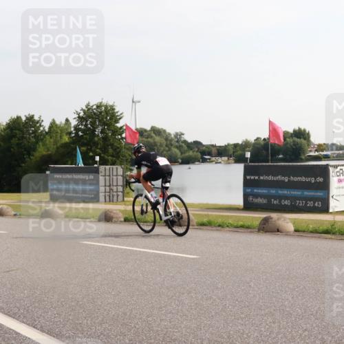 15.06.2025 - 27. Vierlanden-Triathlon H.Heesch http://msf.ph/oto/7994364 15.06.2025 09:09:08 Radfahren 87, 242 meine-sportfotos.de