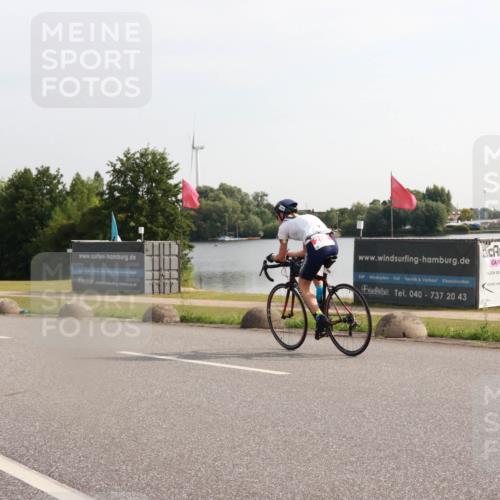 15.06.2025 - 27. Vierlanden-Triathlon H.Heesch http://msf.ph/oto/7994382 15.06.2025 09:09:31 Radfahren 208 meine-sportfotos.de