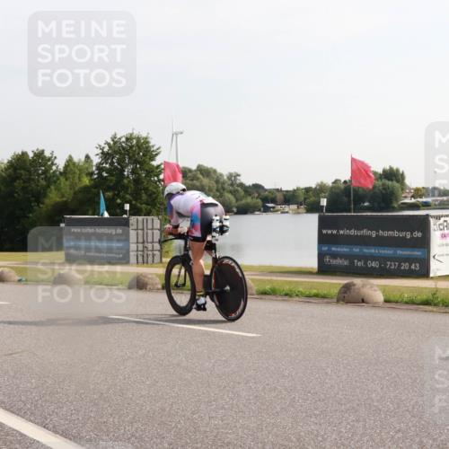 15.06.2025 - 27. Vierlanden-Triathlon H.Heesch http://msf.ph/oto/7994386 15.06.2025 09:09:35 Radfahren 63, 196, 208 meine-sportfotos.de