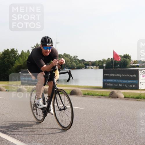 15.06.2025 - 27. Vierlanden-Triathlon H.Heesch http://msf.ph/oto/7994392 15.06.2025 09:09:39 Radfahren 30, 63, 196, 208 meine-sportfotos.de
