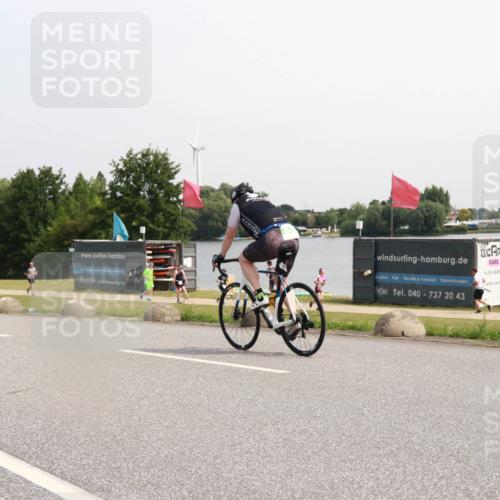 21.06.2025 - 27. Vierlanden-Triathlon H.Heesch http://msf.ph/oto/7994397 15.06.2025 11:21:59 Radfahren 225 meine-sportfotos.de