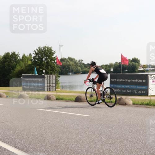 15.06.2025 - 27. Vierlanden-Triathlon H.Heesch http://msf.ph/oto/7994403 15.06.2025 09:10:02 Radfahren 206 meine-sportfotos.de