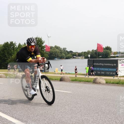 21.06.2025 - 27. Vierlanden-Triathlon H.Heesch http://msf.ph/oto/7994412 15.06.2025 11:22:04 Radfahren 133, 843 meine-sportfotos.de