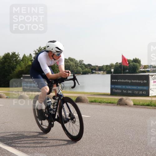 15.06.2025 - 27. Vierlanden-Triathlon H.Heesch http://msf.ph/oto/7994417 15.06.2025 09:10:10 Radfahren 8, 206 meine-sportfotos.de