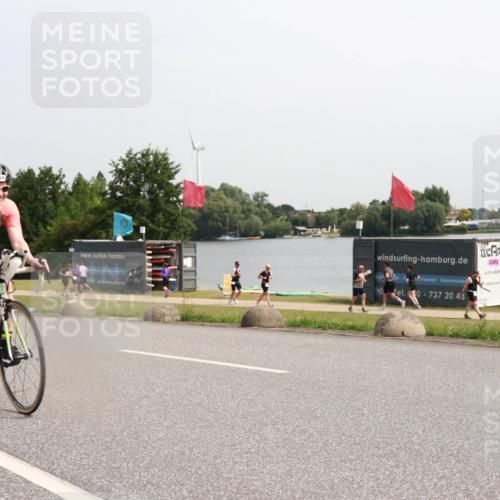21.06.2025 - 27. Vierlanden-Triathlon H.Heesch http://msf.ph/oto/7994480 15.06.2025 11:22:08 Radfahren 133, 224, 653, 843 meine-sportfotos.de