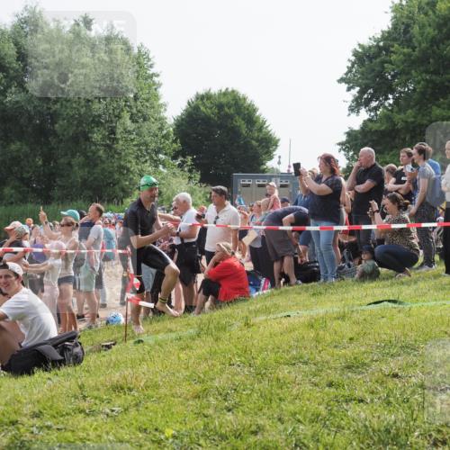15.06.2025 - 27. Vierlanden-Triathlon KatJ http://msf.ph/oto/7994486 15.06.2025 09:54:49 Schwimmen 262, 294, 297, 361 meine-sportfotos.de