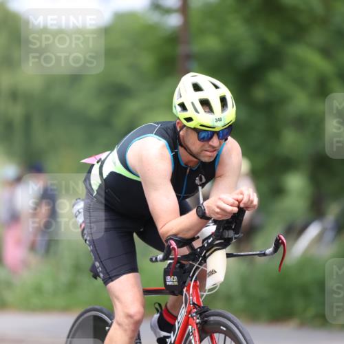 15.06.2025 - 7 Türme Triathlon Yannick Fuchs http://msf.ph/oto/7994494 15.06.2025 13:09:12 Radfahren 267, 472, 486, 650, 675, 847, 1092 meine-sportfotos.de