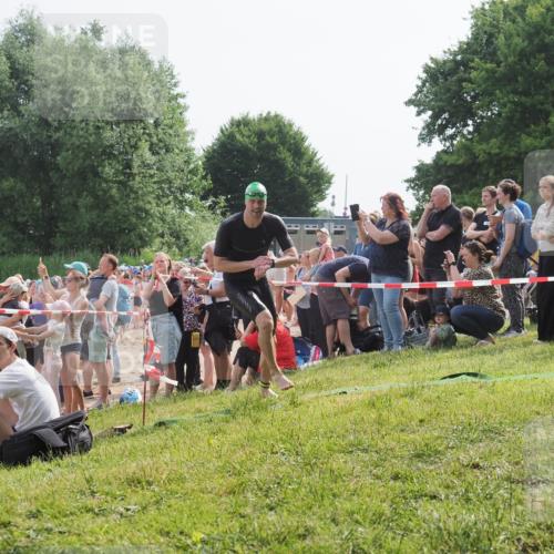 15.06.2025 - 27. Vierlanden-Triathlon KatJ http://msf.ph/oto/7994524 15.06.2025 09:54:49 Schwimmen 262, 294, 297, 361 meine-sportfotos.de